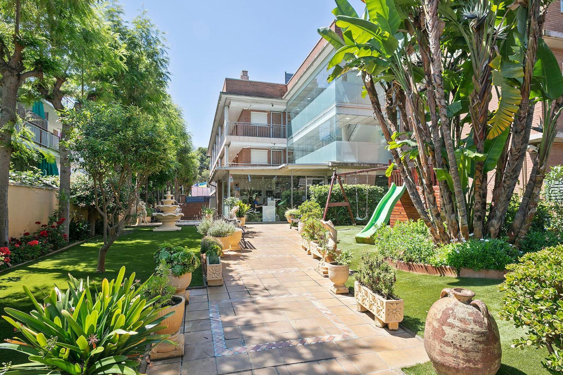 Velor Apartamentos Turísticos Castelldefels Exterior foto