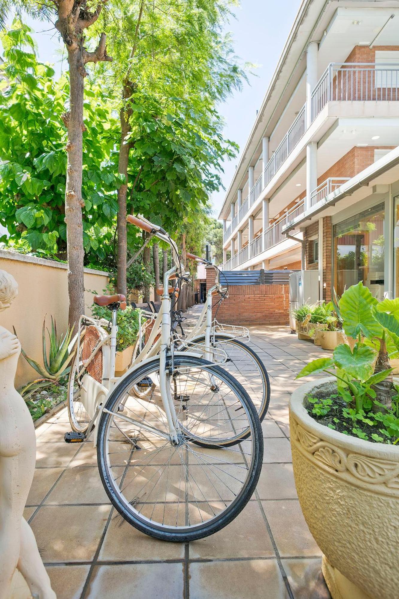 Velor Apartamentos Turísticos Castelldefels Exterior foto